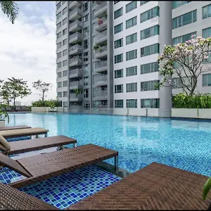 Zo Rivergate Center Free Pool Ho Chi Minh City